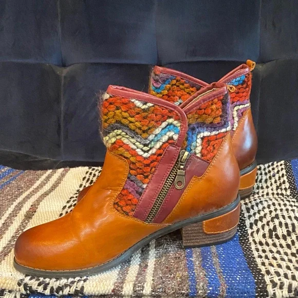 100% Leather Ankle Boots - Picture 2 of 5